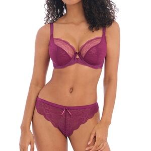 Freya lingerie set in berry color: Bra is size 32D & bottoms are size small
